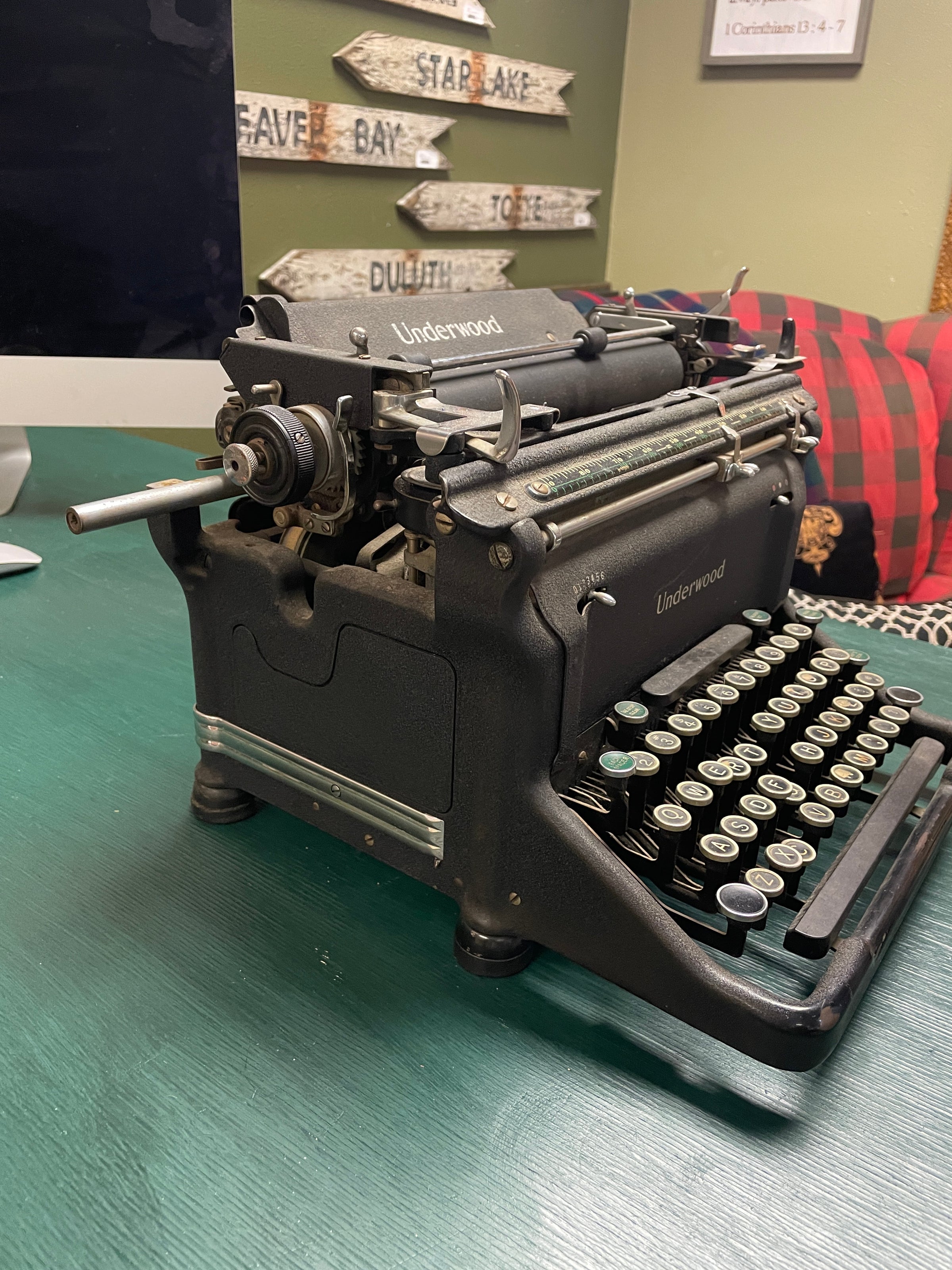 Underwood 1930's Typewriter | White Arrows Home The Shop